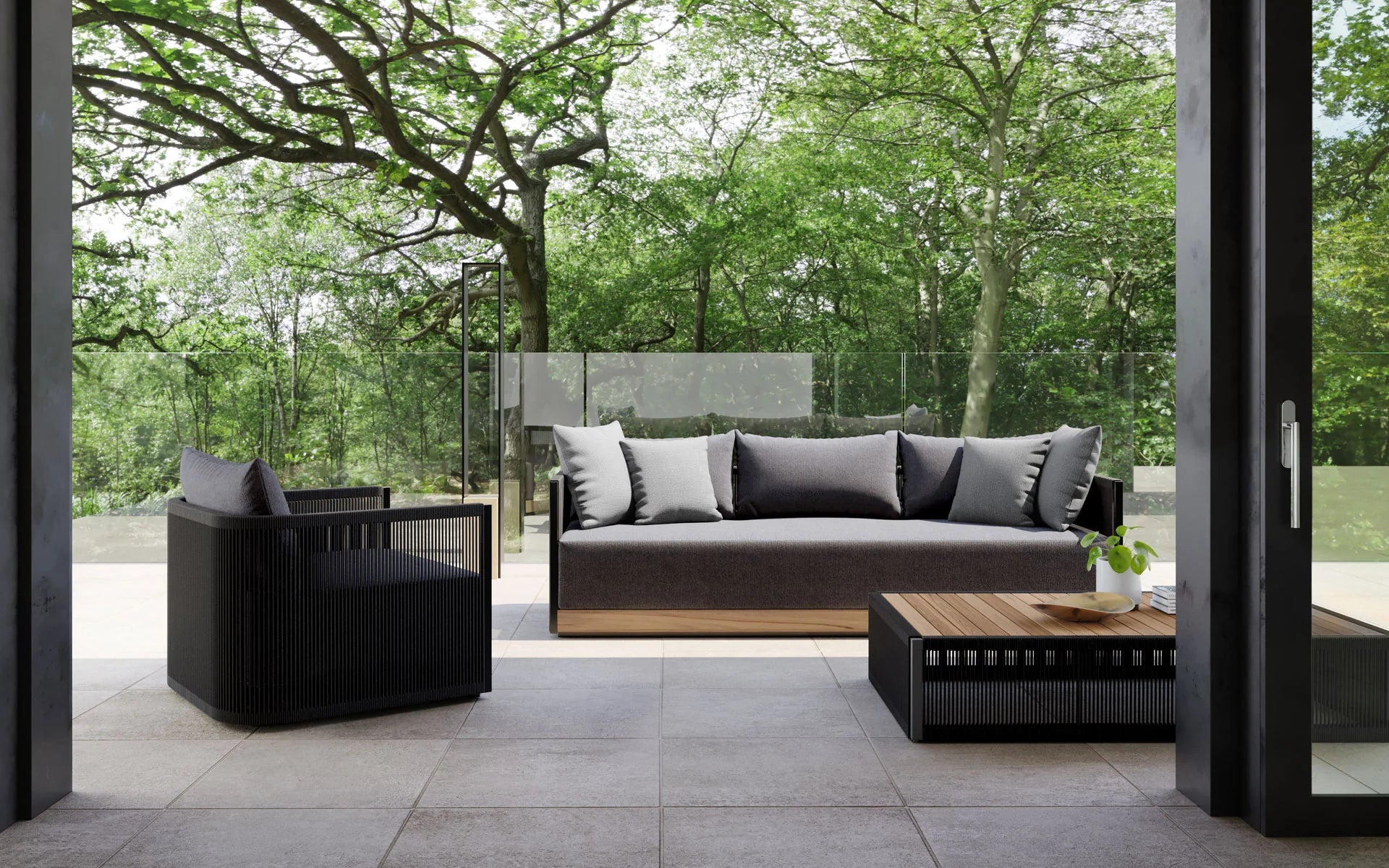 Clifton Outdoor Lounge Chair
